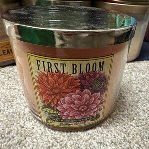 Copy - Bath and Body Works First Bloom Candle 2013